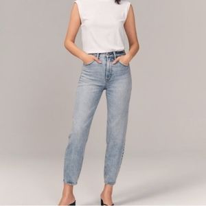 Abercrombie & Fitch High Rise 80s Mom Jeans
